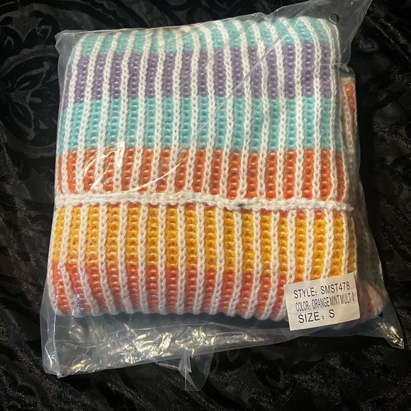 POL Sweater - Picture 3 of 3